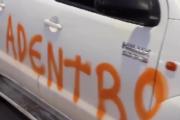 Pasión argentina: un bragadense grafiteó su propia camioneta para festejar
