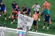 Milei le bajó el tono a la bandera de Malvinas que mostraron los jugadores