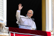 Oficializaron los feriados por la visita del papa León XIV