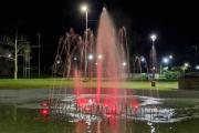 Con música en vivo, volvió a encenderse la fuente de la Plaza Alfonsín