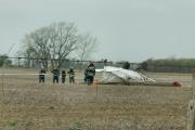 Una avioneta se incendió, volcó al aterrizar y sus ocupantes salieron ilesos