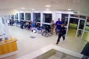 Policías salvan la vida de un nene de un año