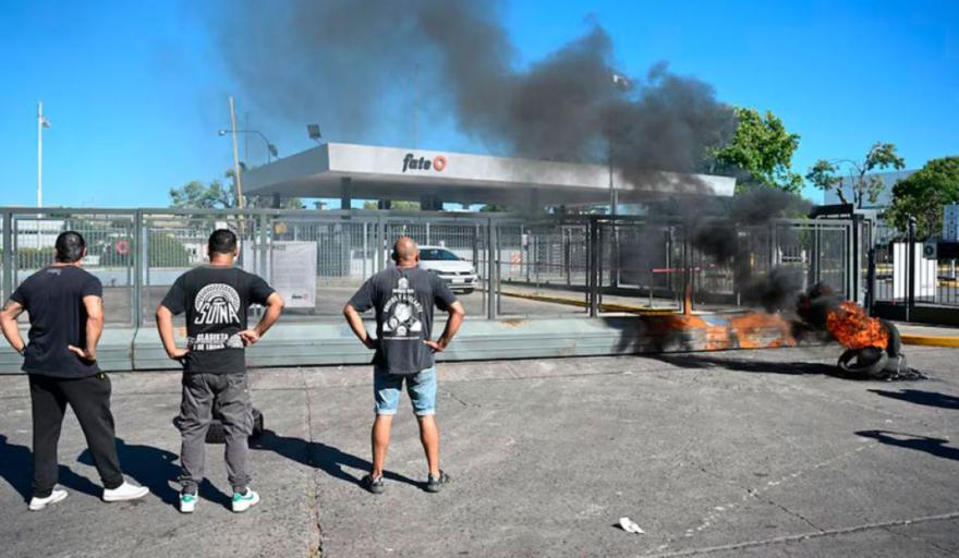 Nación y Provincia dictan la conciliación obligatoria entre FATE y SUTNA: hay 920 despedidos