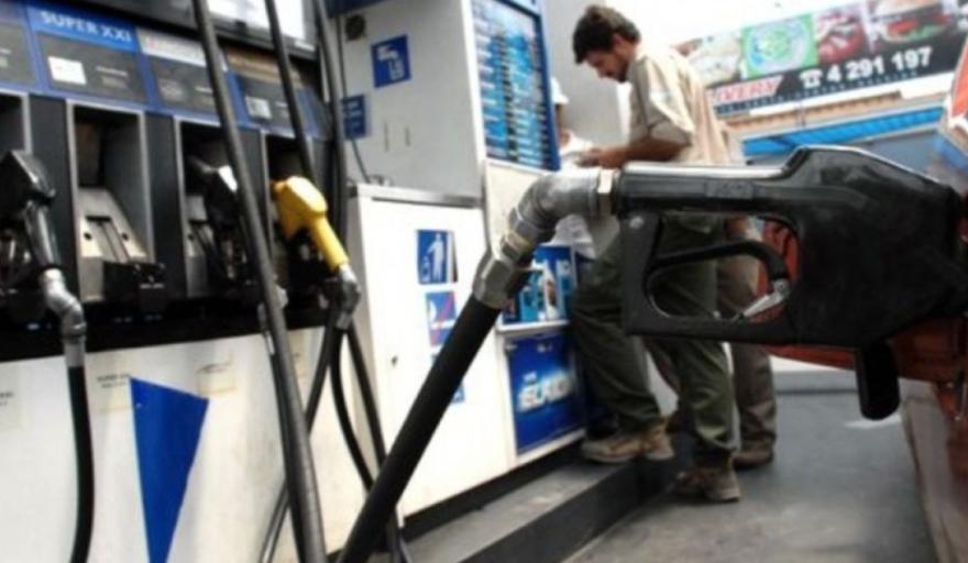 Suben hasta 5% los combustibles por la escalada del precio del petróleo