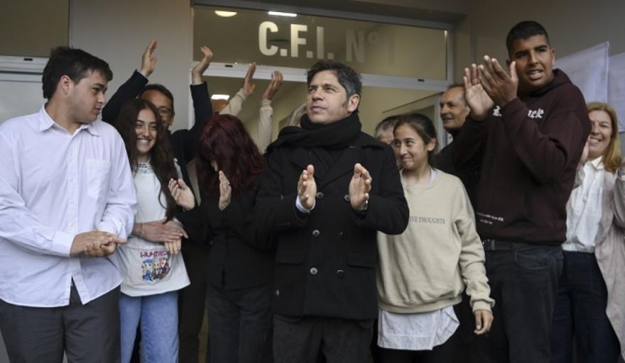 Kicillof inauguró el nuevo Centro de Formación Integral N°1 en Casares